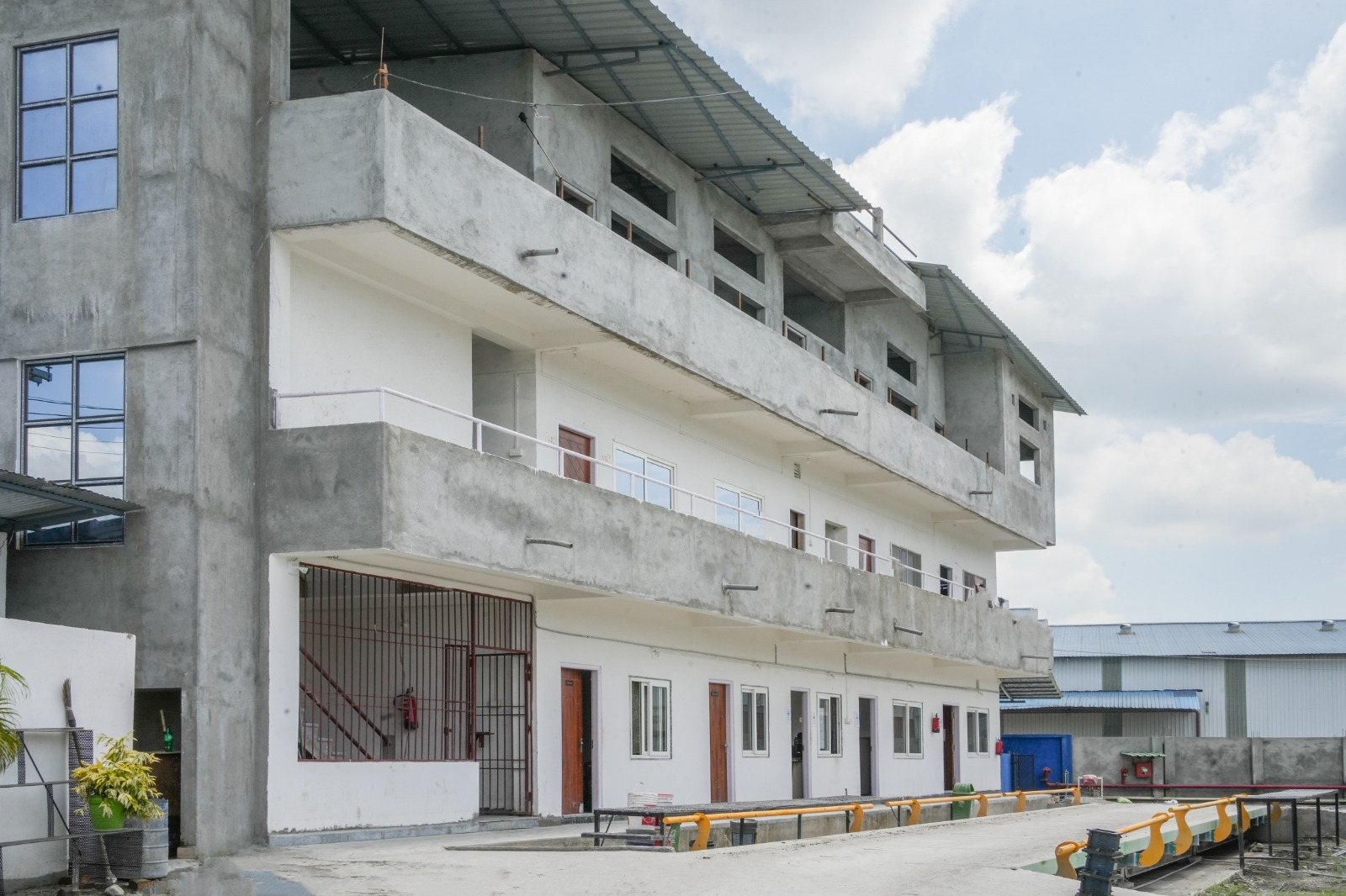 Site office, laboratory and weighbridge block