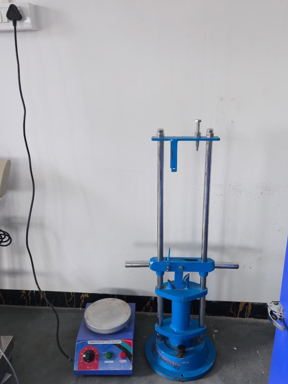 Mortar vibrating machine