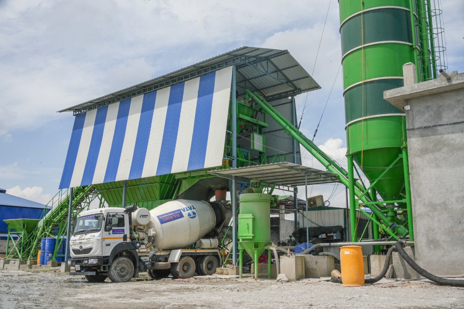 Batching plant, cement silos and yard